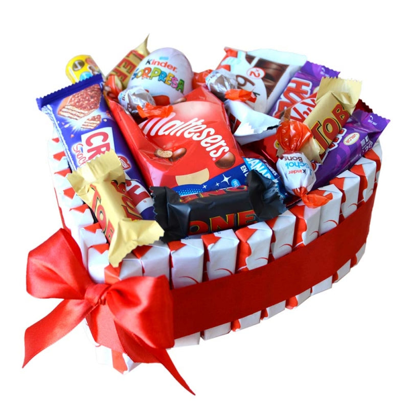 Tarta de chocolatinas Kinder con forma de corazón